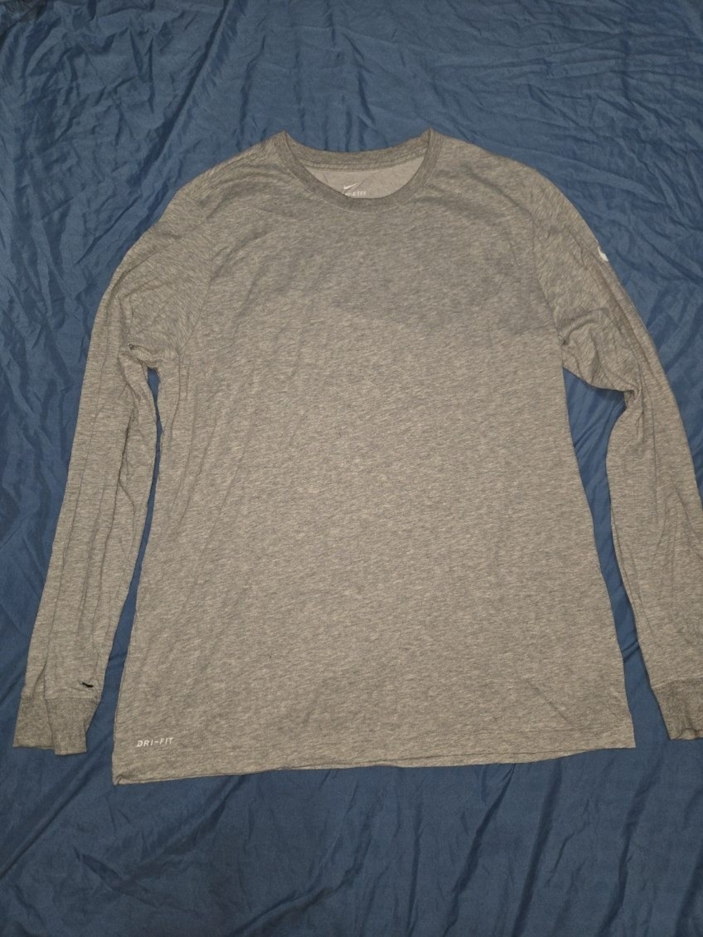 Nike Men's Long-Sleeve Dri-FIT Shirt - Gray